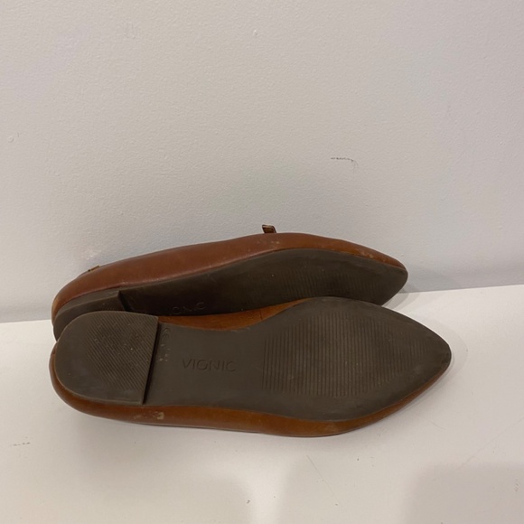 Vionic Delilah Adjustable Strap Mocha Pointed Toe Work Flat Size 7.5 - Picture 10 of 10
